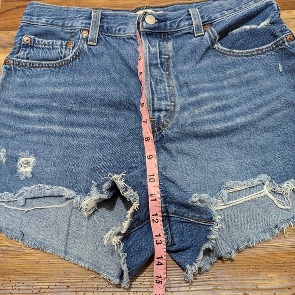 Levi's Ribcage Denim Jean Shorts Raw Hem High Rise Button Fly Women's Size 32 - Picture 7 of 8